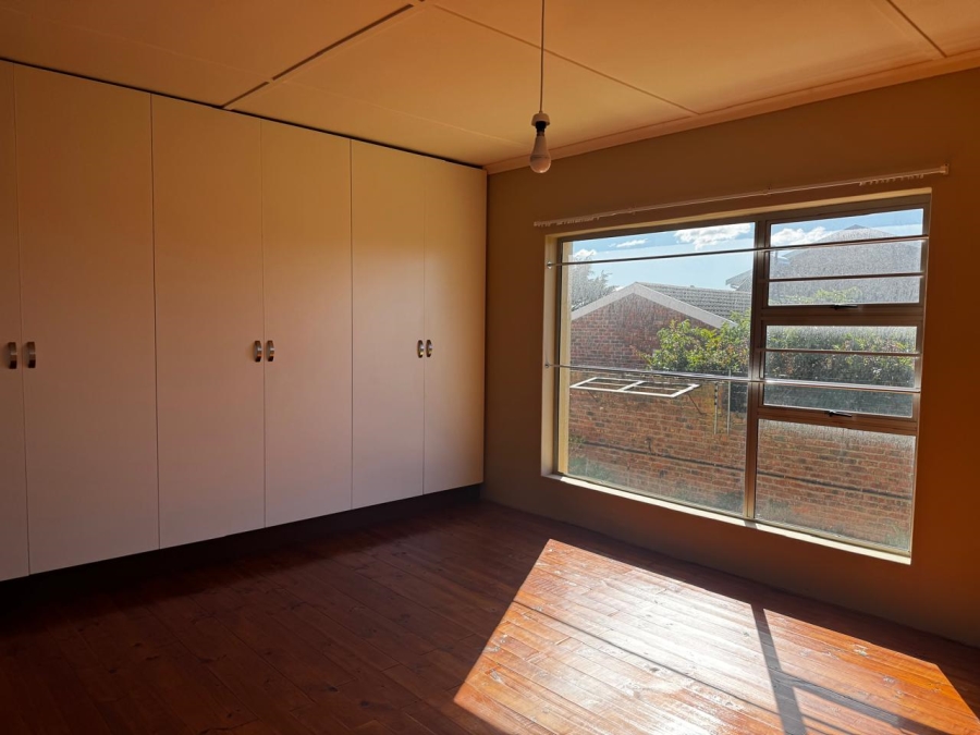 3 Bedroom Property for Sale in Wavecrest Eastern Cape